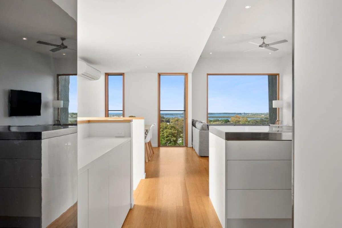 Mariners Retreat Unrivalled Ocean And River Views Apartment Ocean Grove Exterior photo